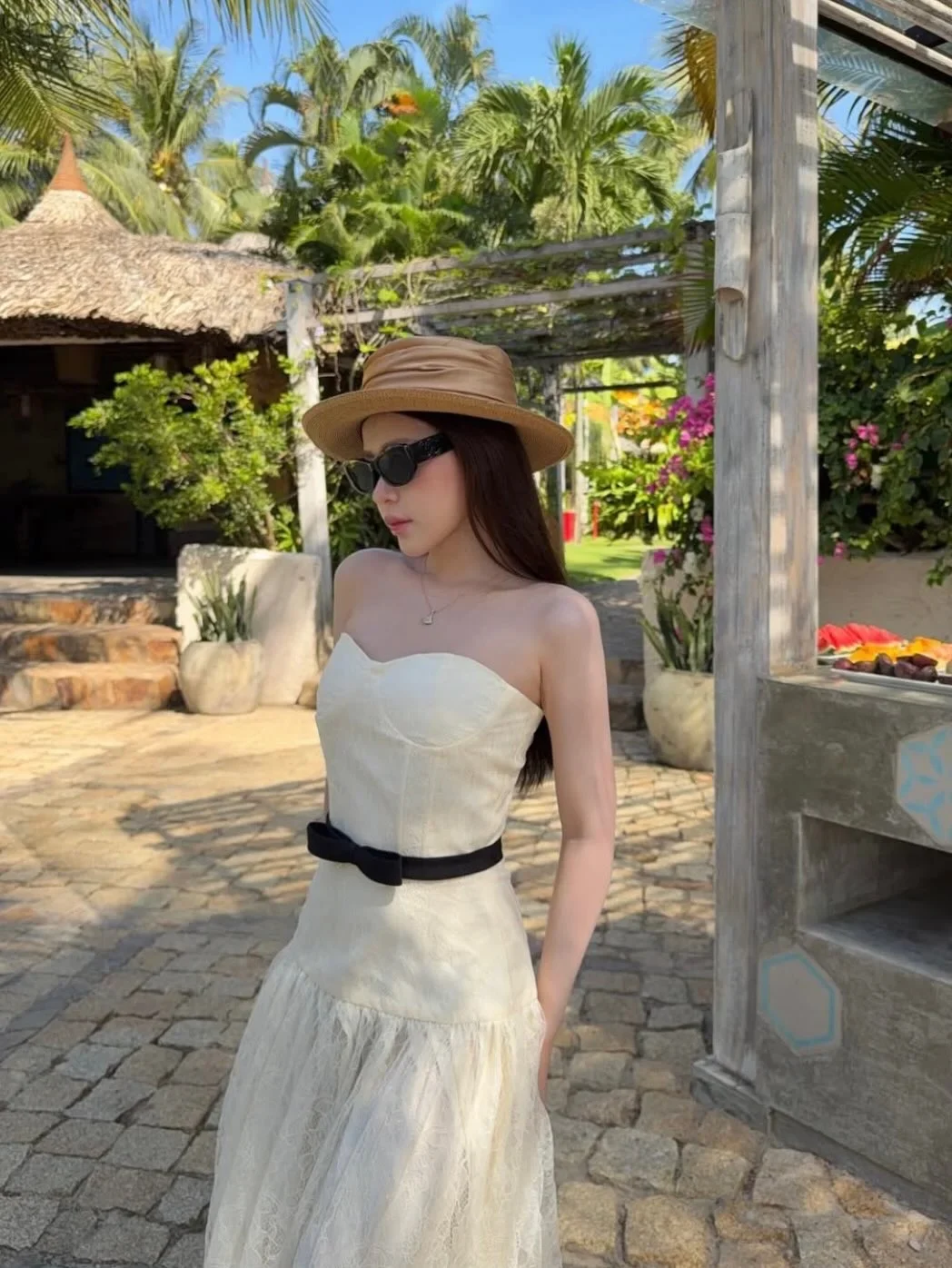 Ảnh 1 của Đầm strapless trắng Amelie size M