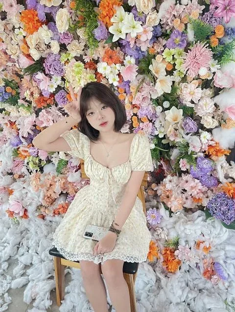 Ảnh 3 của Váy hoa nữ cổ vuông pastel xinh xắn
