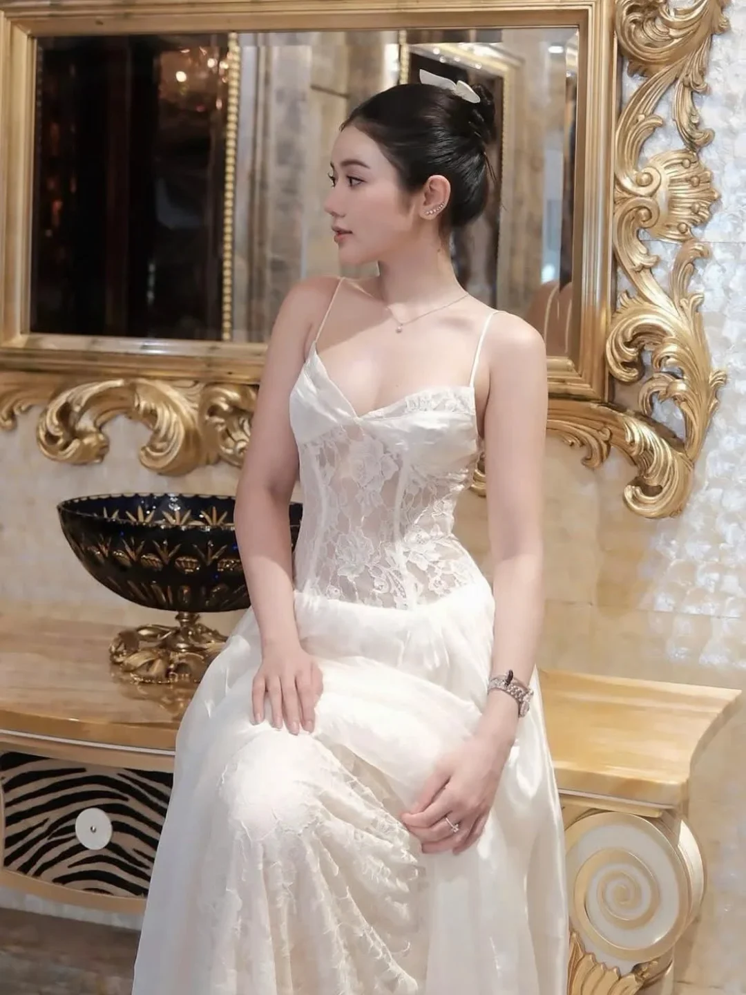 Photo 8 of Váy dạ hội ren corset trắng Amelie