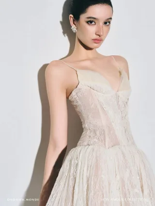 Ảnh 2 của Đầm ngắn ren corset kem Ononmade size S
