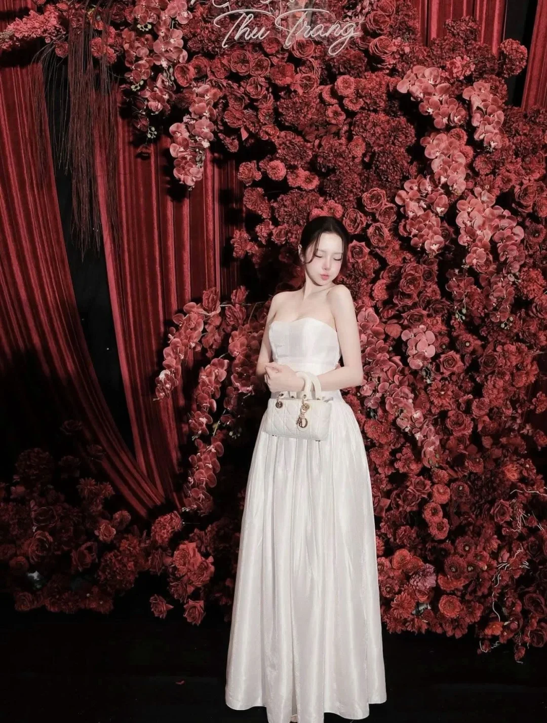 Photo 2 of Váy dạ hội lụa trắng Rubies nữ