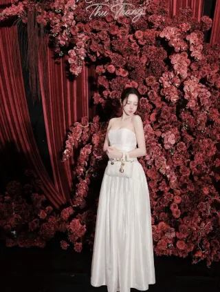 Photo 2 of Váy dạ hội lụa trắng Rubies nữ