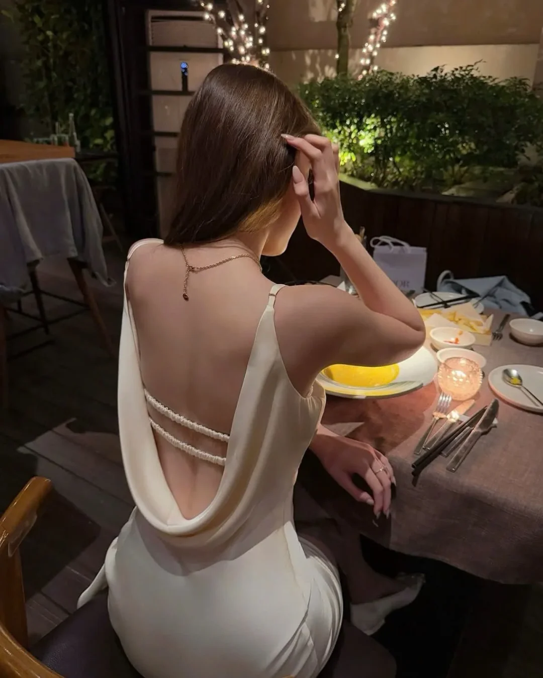 Photo 6 of Đầm lụa ren cổ đổ Kaiiros màu kem