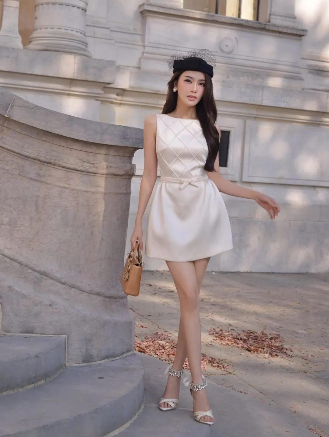Photo 2 of Đầm satin trắng Joie Des Roses size S