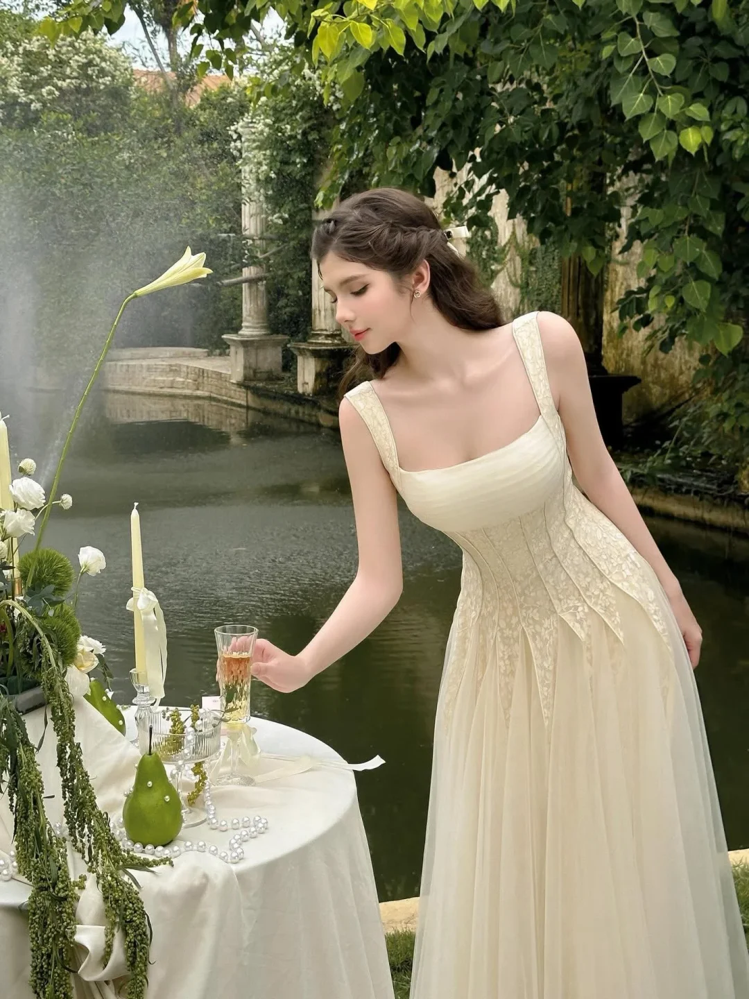 Ảnh 2 của Váy dạ tiệc ren vintage màu kem