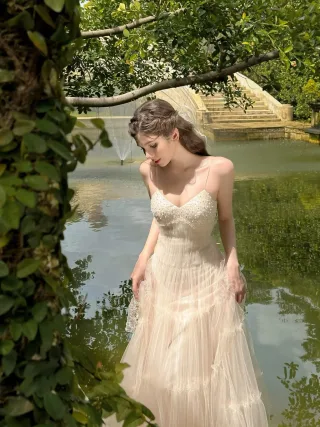 Photo 1 of Váy tulle vintage hai dây màu kem