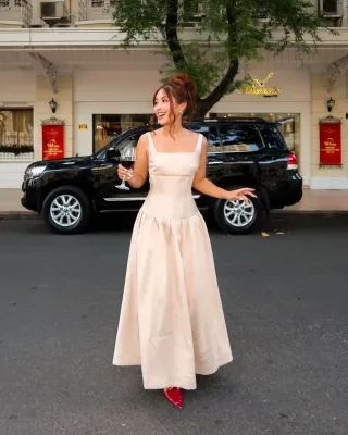 Ảnh 2 của Đầm maxi cổ vuông be Rechic size S