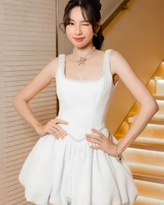 Ảnh 2 của Đầm trắng ngắn xòe bong bóng Huong Boutique