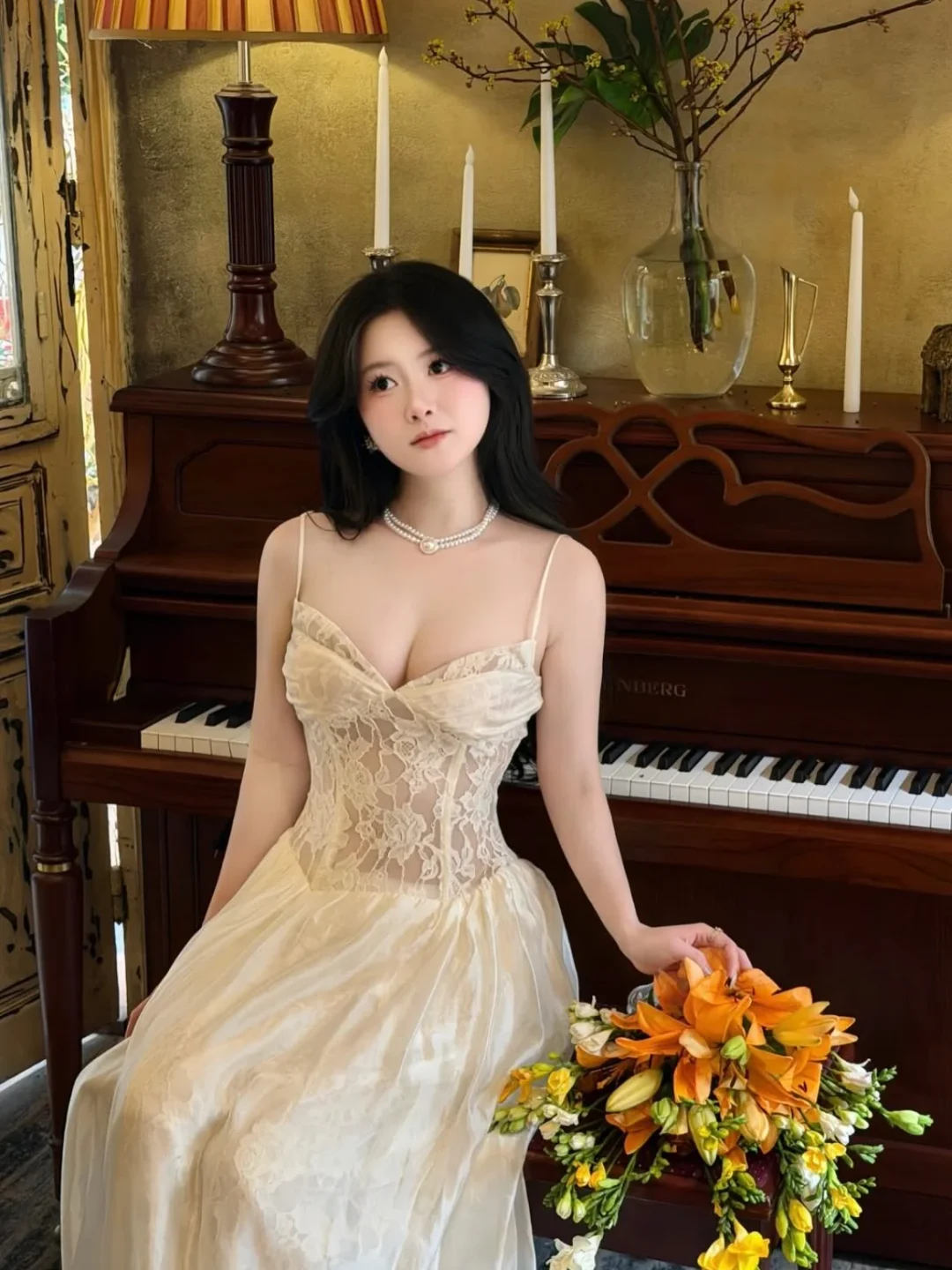 Photo 8 of Váy cưới ren corset trắng kem Amelie
