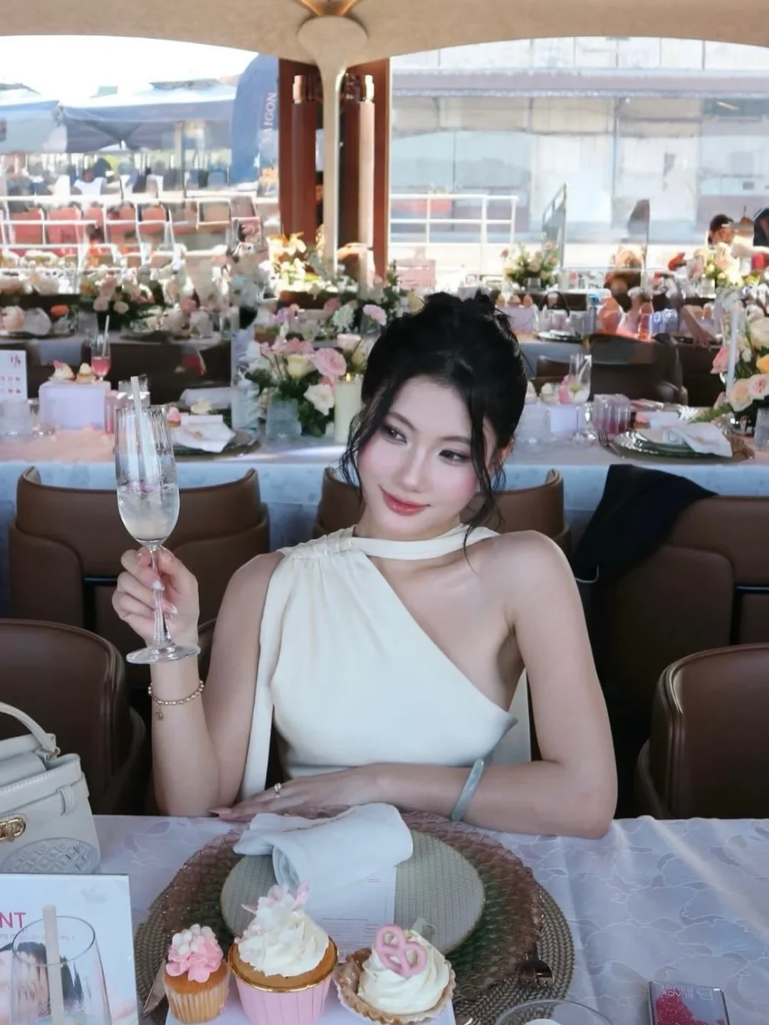 Photo 6 of Váy lụa một vai dài màu kem