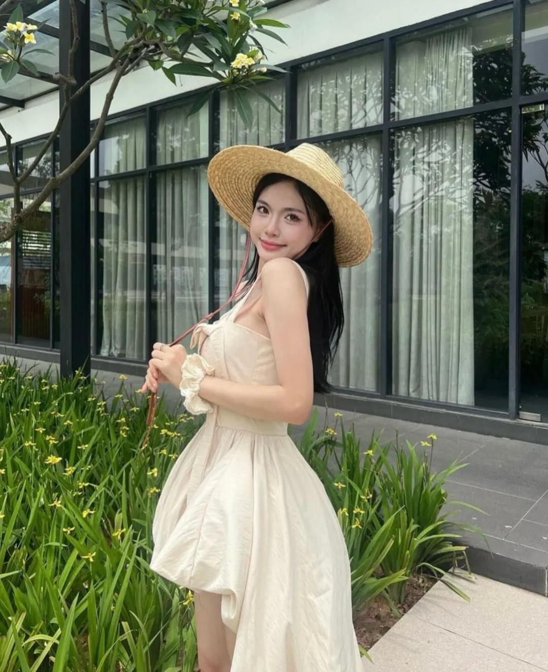 Ảnh 2 của Đầm mini be hai dây size S