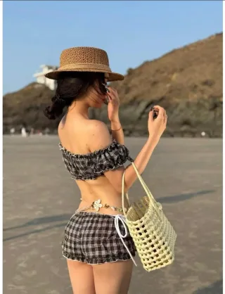 Photo 3 of Set đồ nữ caro nâu trễ vai size S