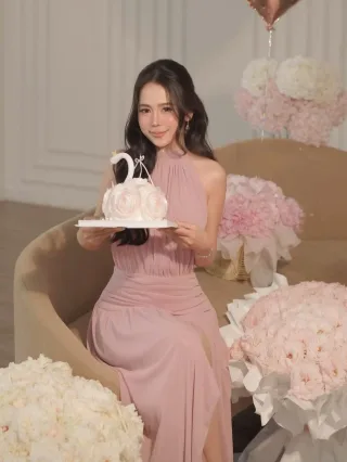 Photo 4 of Váy maxi hở lưng hồng Iamcoco nữ