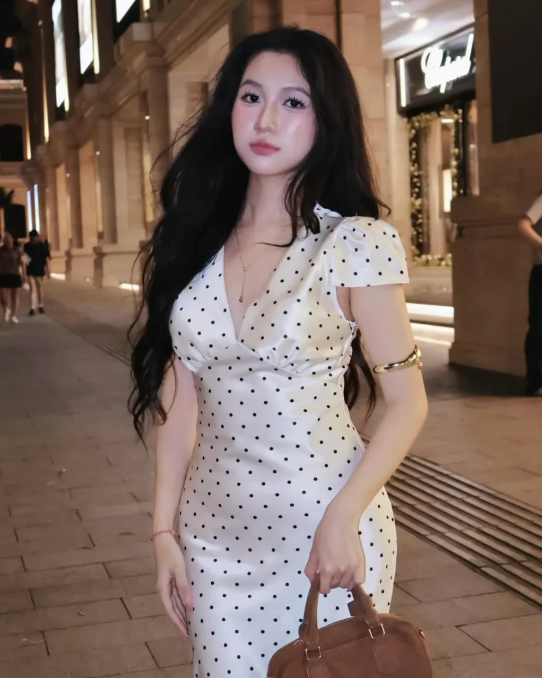 Ảnh 6 của Váy dài lụa chấm bi trắng nữ