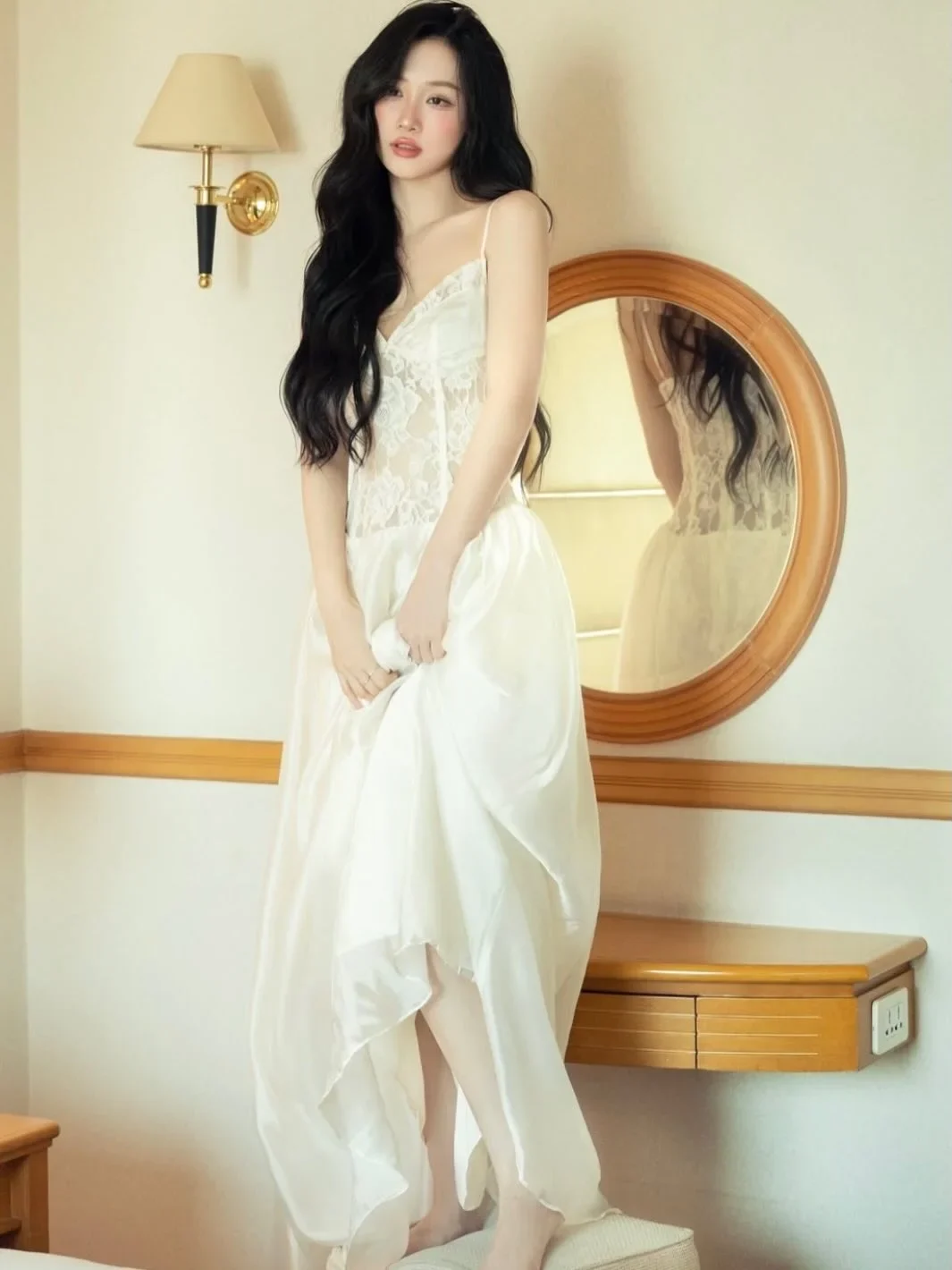 Ảnh 2 của Váy maxi ren trắng Amelie nữ tính