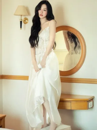 Ảnh 2 của Váy maxi ren trắng Amelie nữ tính