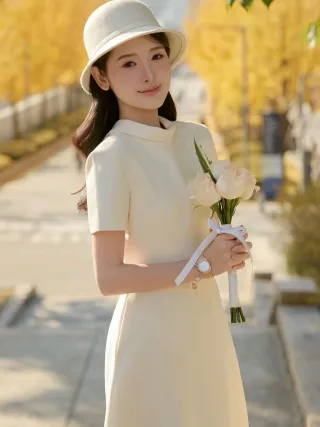 Photo 3 of Set áo chân váy trắng kem Joie Des Roses