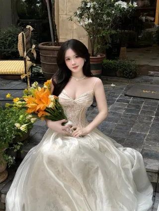 Photo 4 of Váy cưới ren corset trắng kem Amelie