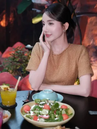 Ảnh 3 của Váy ngắn kim tuyến vàng nâu nữ