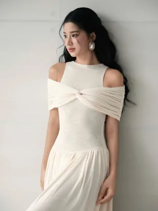 Photo 4 of Set váy maxi trắng kem Deliciae size S