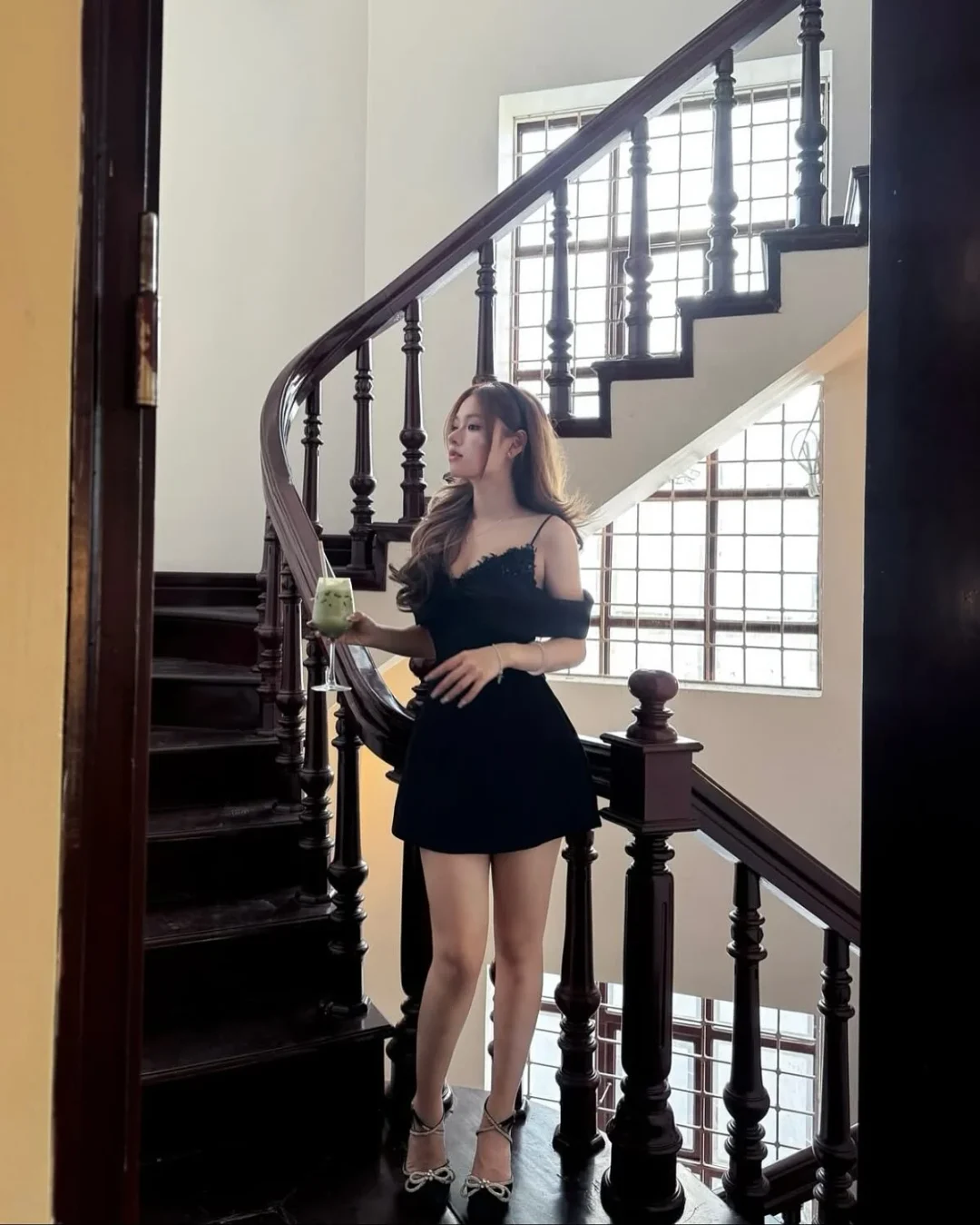 Ảnh 8 của Váy đen trễ vai ngắn Aguja Studio