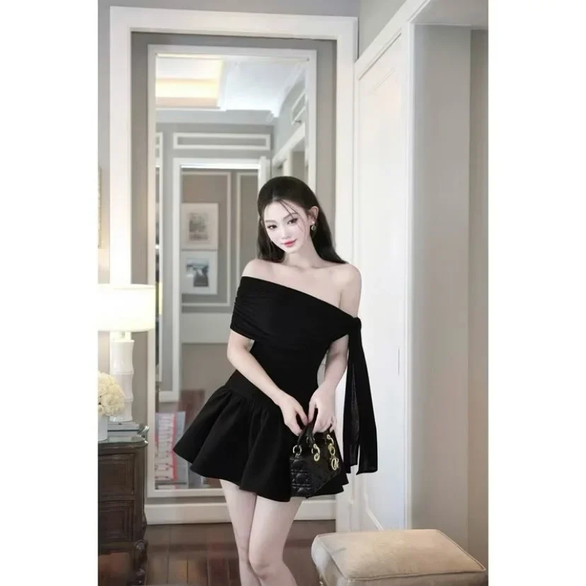 Photo 1 of Váy trễ vai đen ngắn nữ tiệc