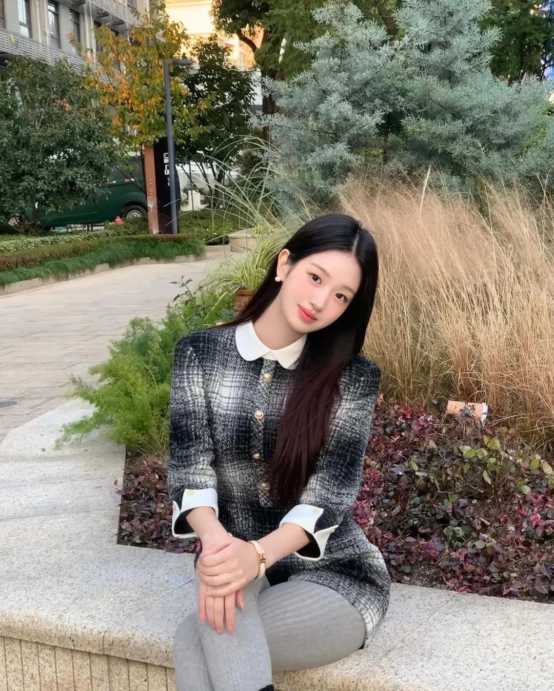 Photo 7 of Đầm tweed caro đen trắng Joie Des Roses