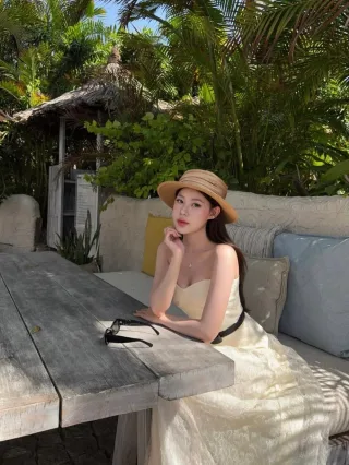 Ảnh 2 của Đầm strapless trắng Amelie size M