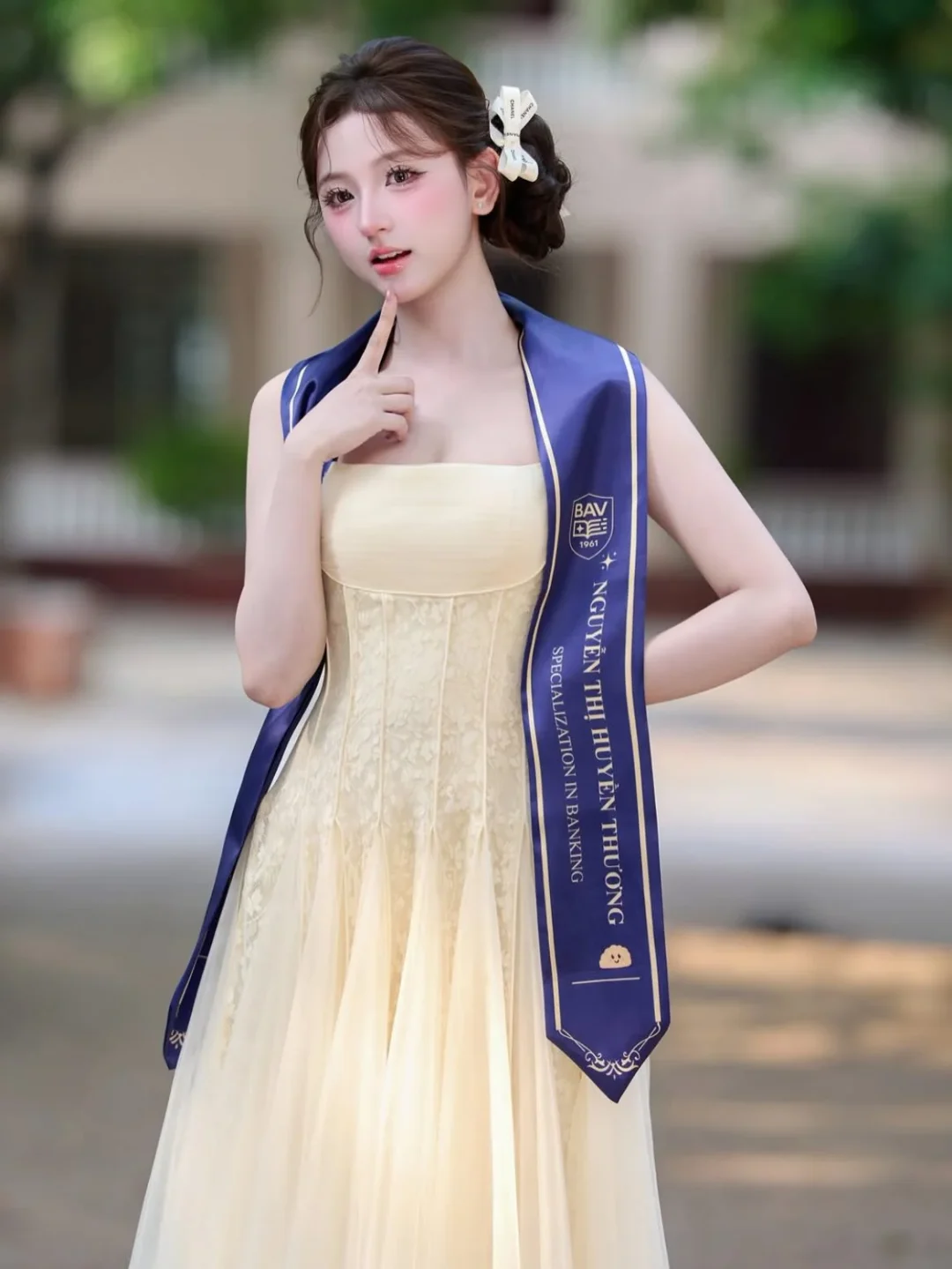 Photo 5 of Váy dài ren kem vintage nữ