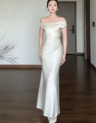 Ảnh 2 của Đầm satin trễ vai trắng nữ