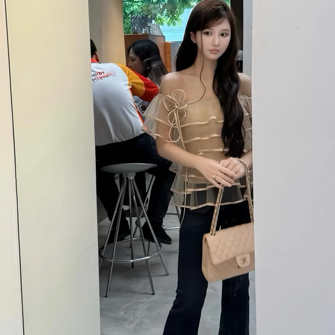 Photo 2 of Áo trễ vai voan kem bèo nhún Betti Club