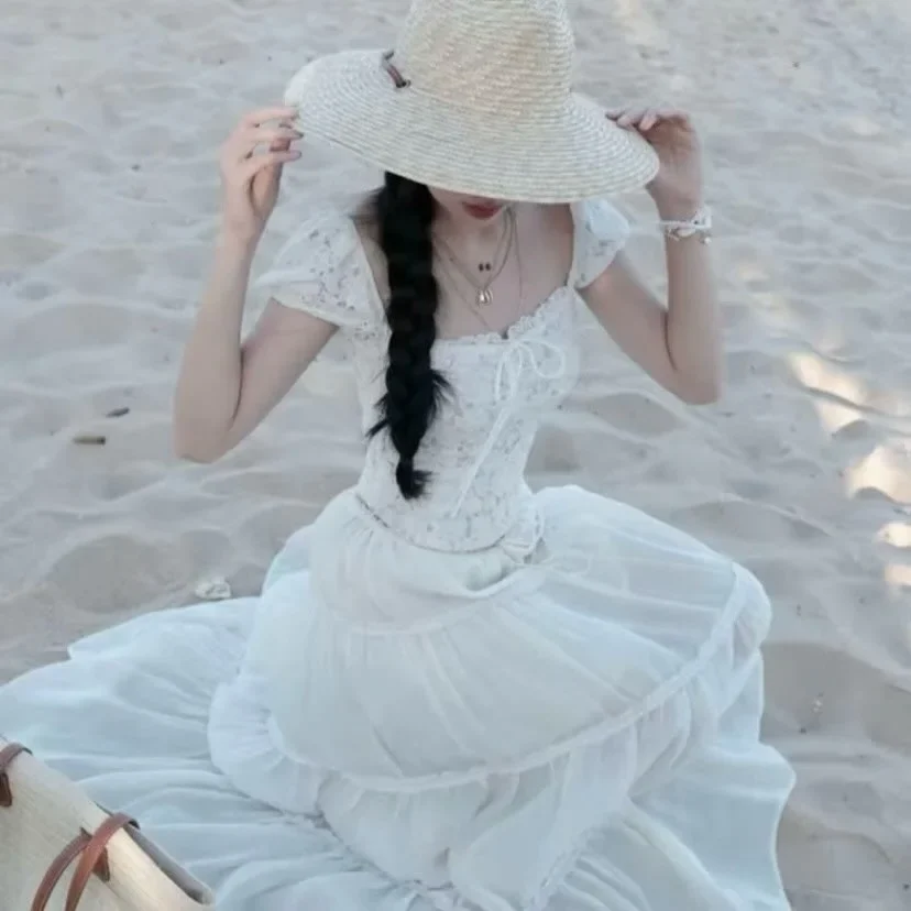 Ảnh 1 của Váy ren maxi trắng phong cách boho