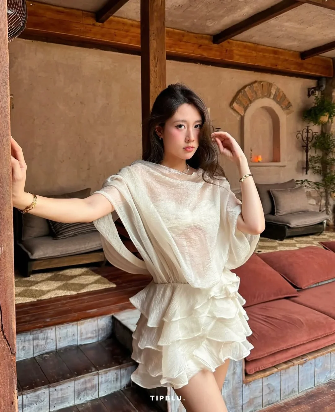 Photo 3 of Váy voan trắng bèo nhún Tipblu size S