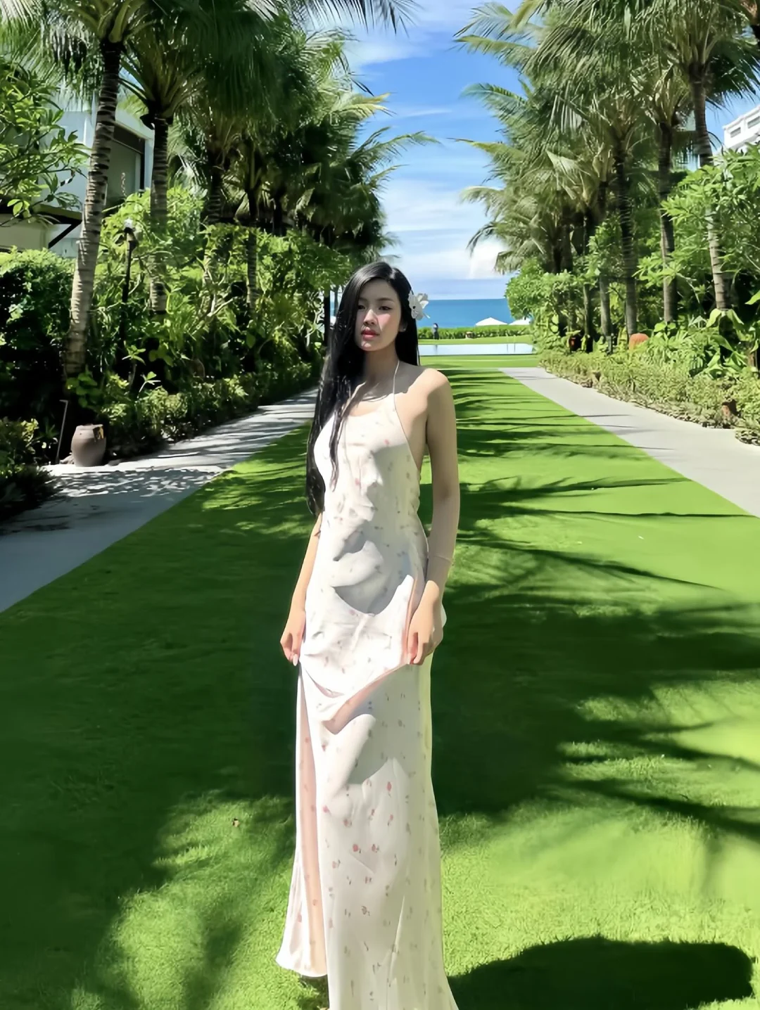 Ảnh 1 của Váy maxi lụa hoa nhí hai dây nữ