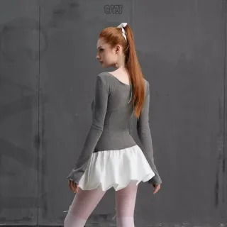 Photo 2 of Set áo len xám váy trắng búp bê nữ