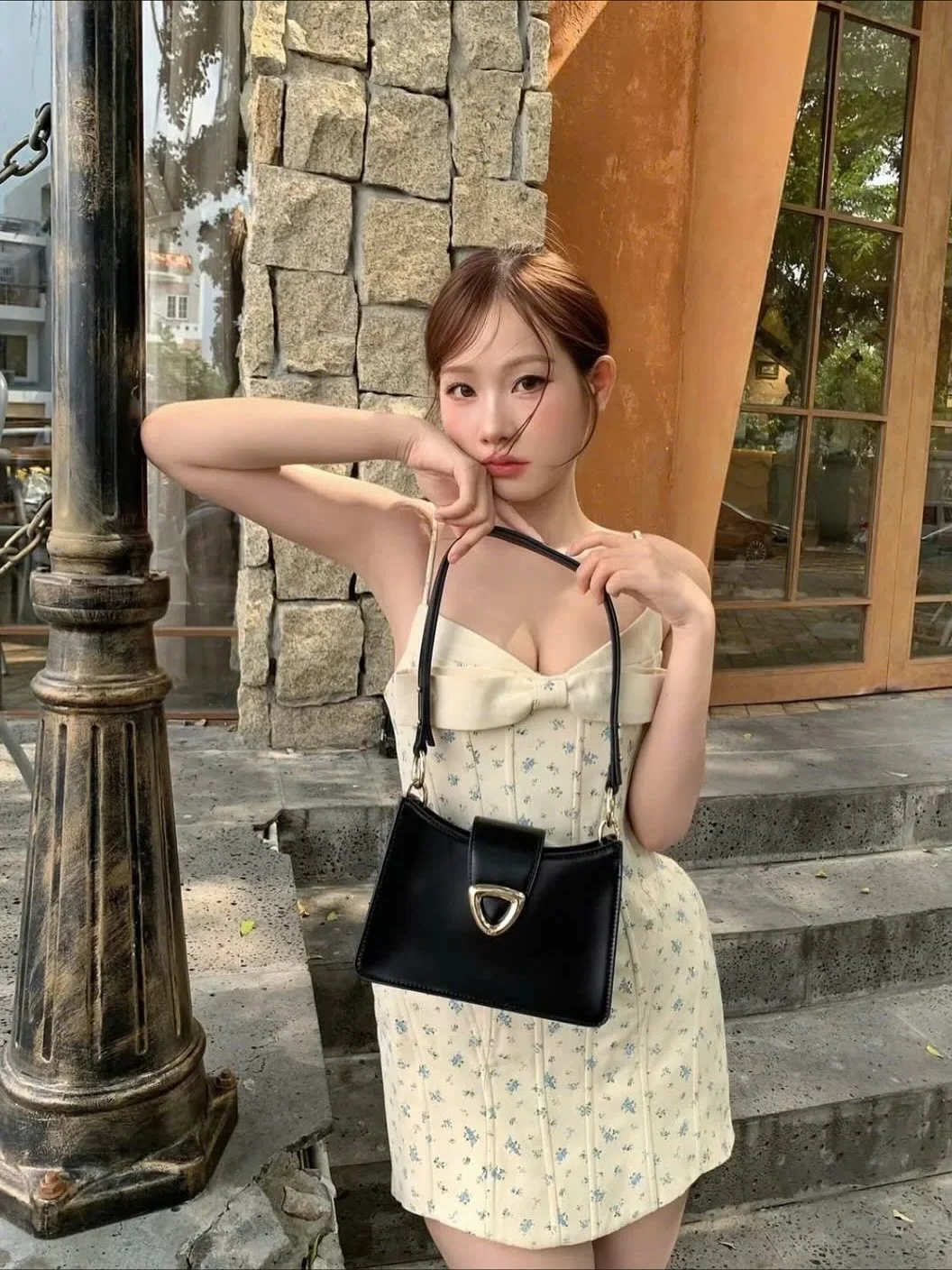 Ảnh 4 của Đầm ngắn hai dây nơ ngực hoa nhí Ononmade