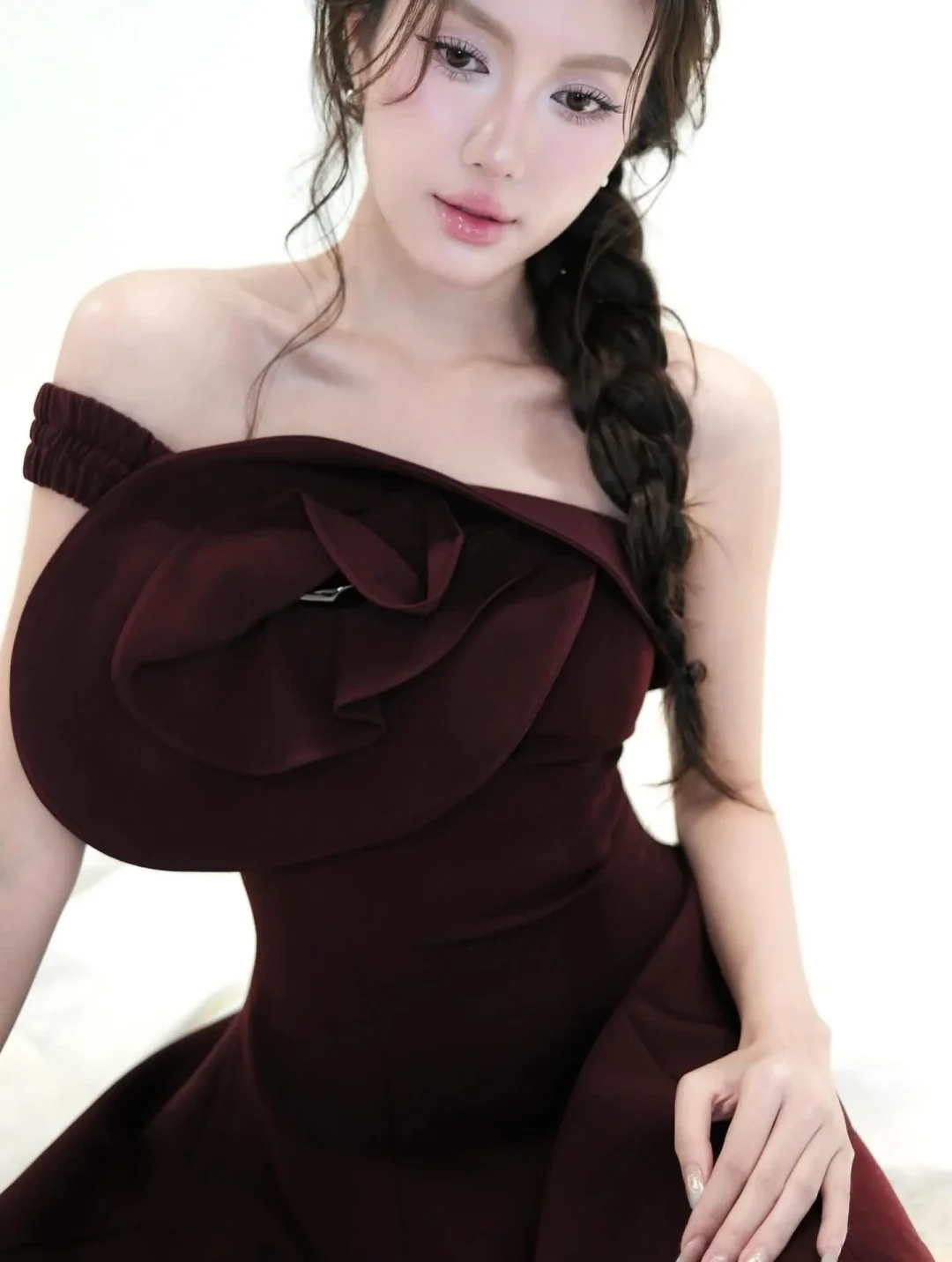 Ảnh 4 của Đầm lệch vai hoa lớn đỏ rượu Trio Ji