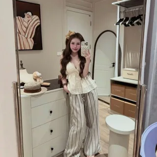 Photo 2 of Áo hai dây thêu hoa trắng be nữ