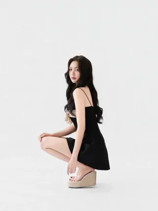 Ảnh 4 của Váy mini đen buộc dây Aguja Studio