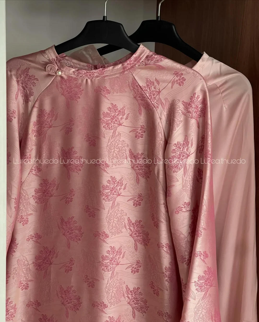 Photo 4 of Áo Dài Nữ Truyền Thống Nhiều Màu Cho Thuê