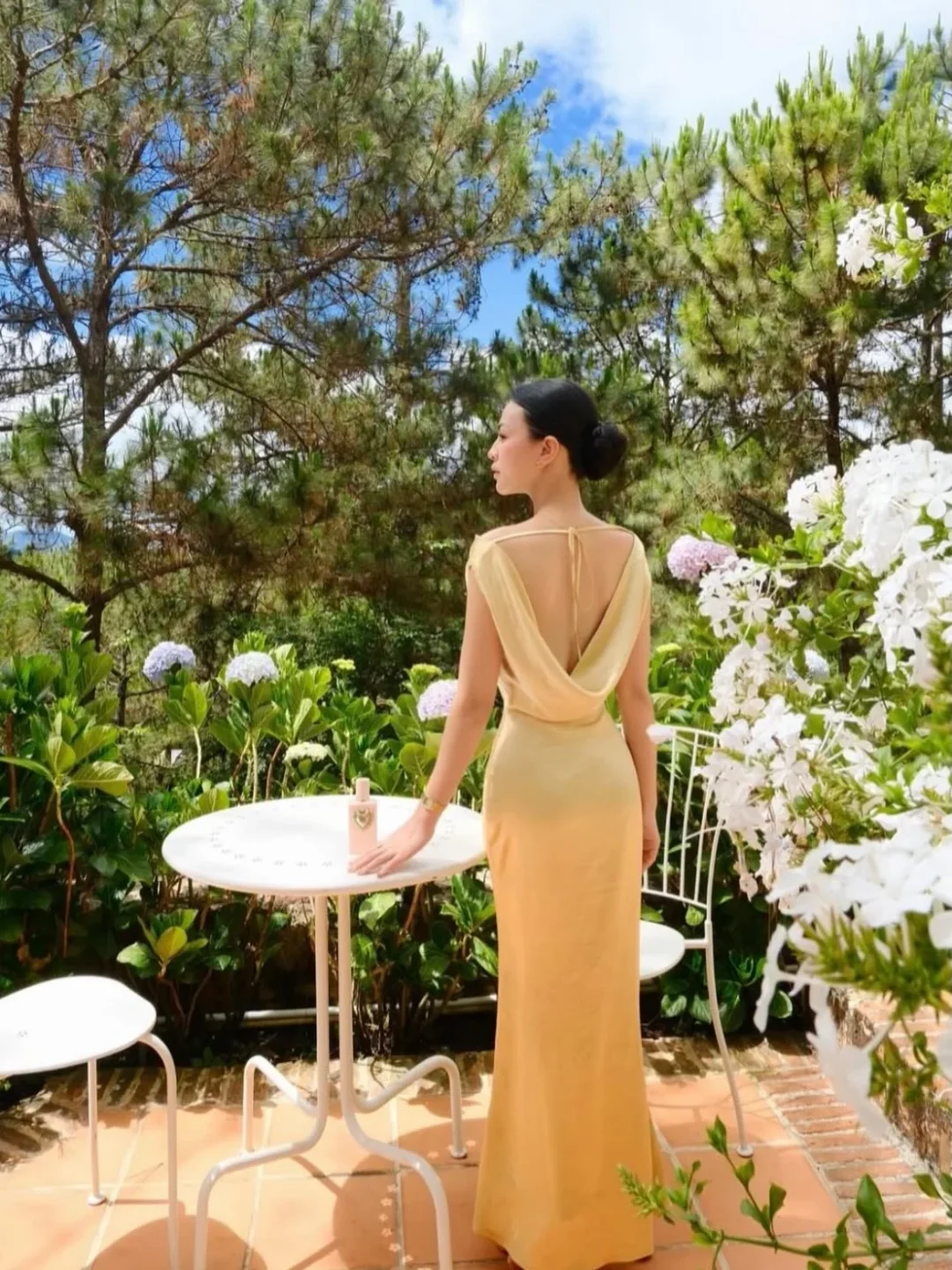 Ảnh 2 của Đầm dài lụa vàng nhạt NAN size S
