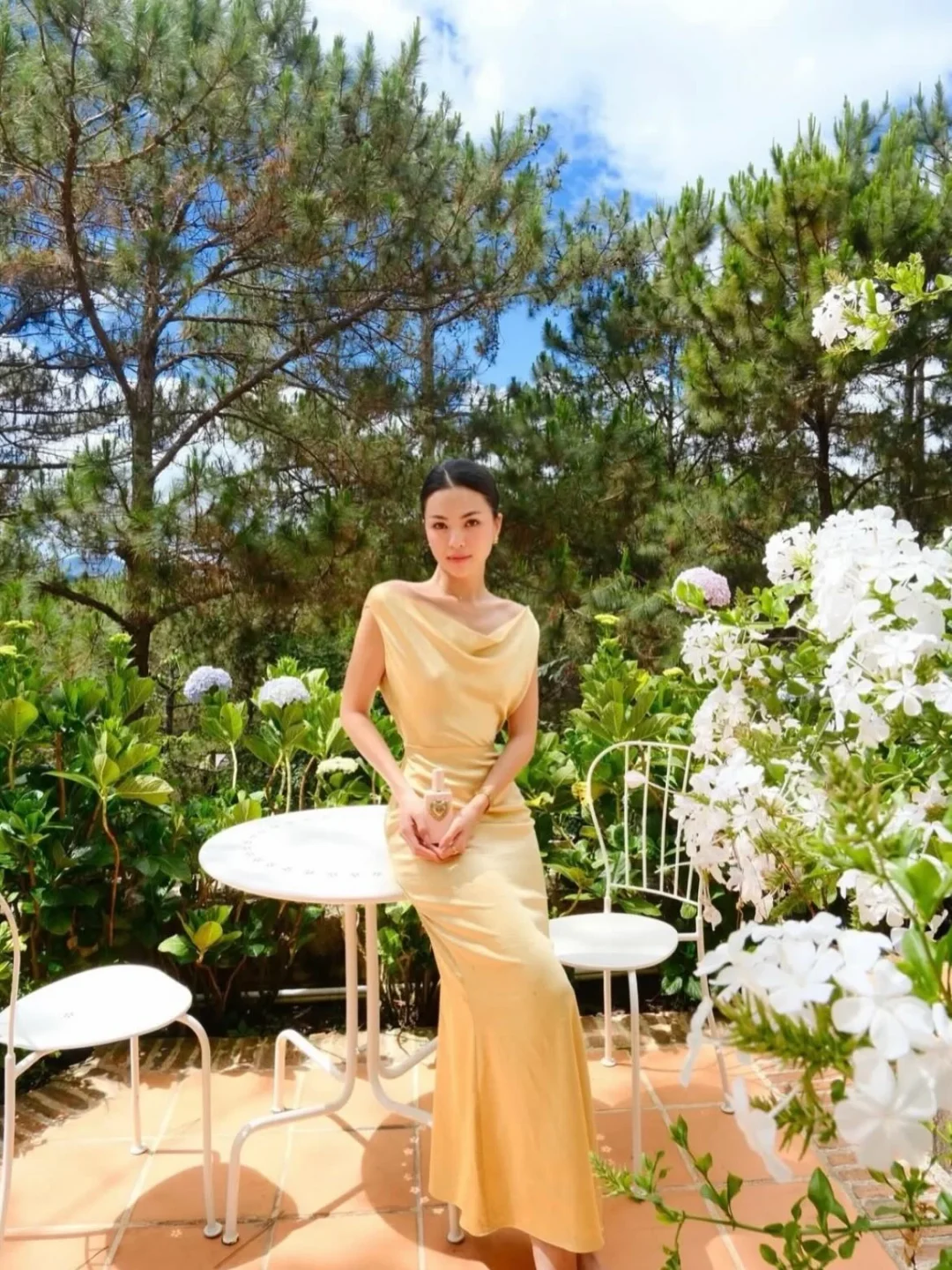 Ảnh 4 của Đầm dài lụa vàng nhạt NAN size S