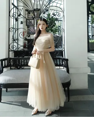 Ảnh 4 của Váy dạ hội voan trễ vai beige nữ