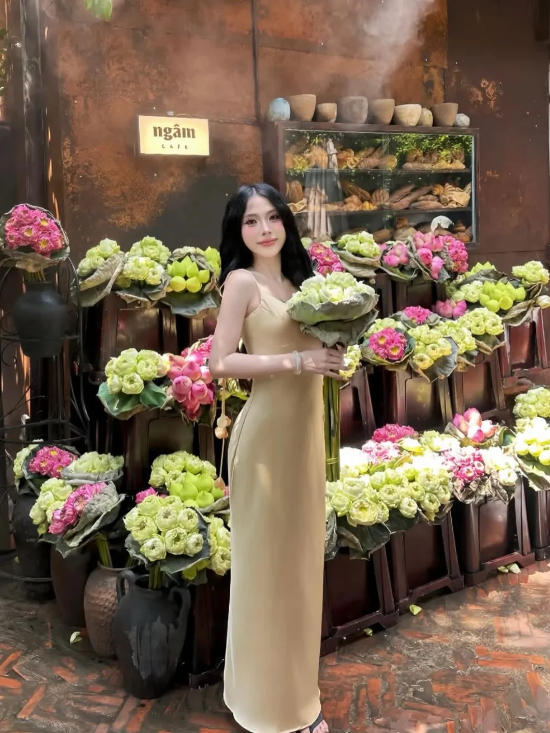 Ảnh 6 của Váy lụa hai dây dài vàng Rubies size S