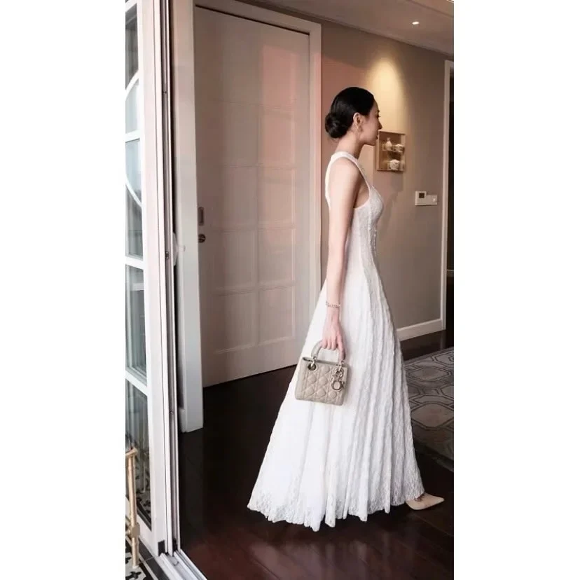 Photo 4 of Váy ren maxi trắng nữ thanh lịch