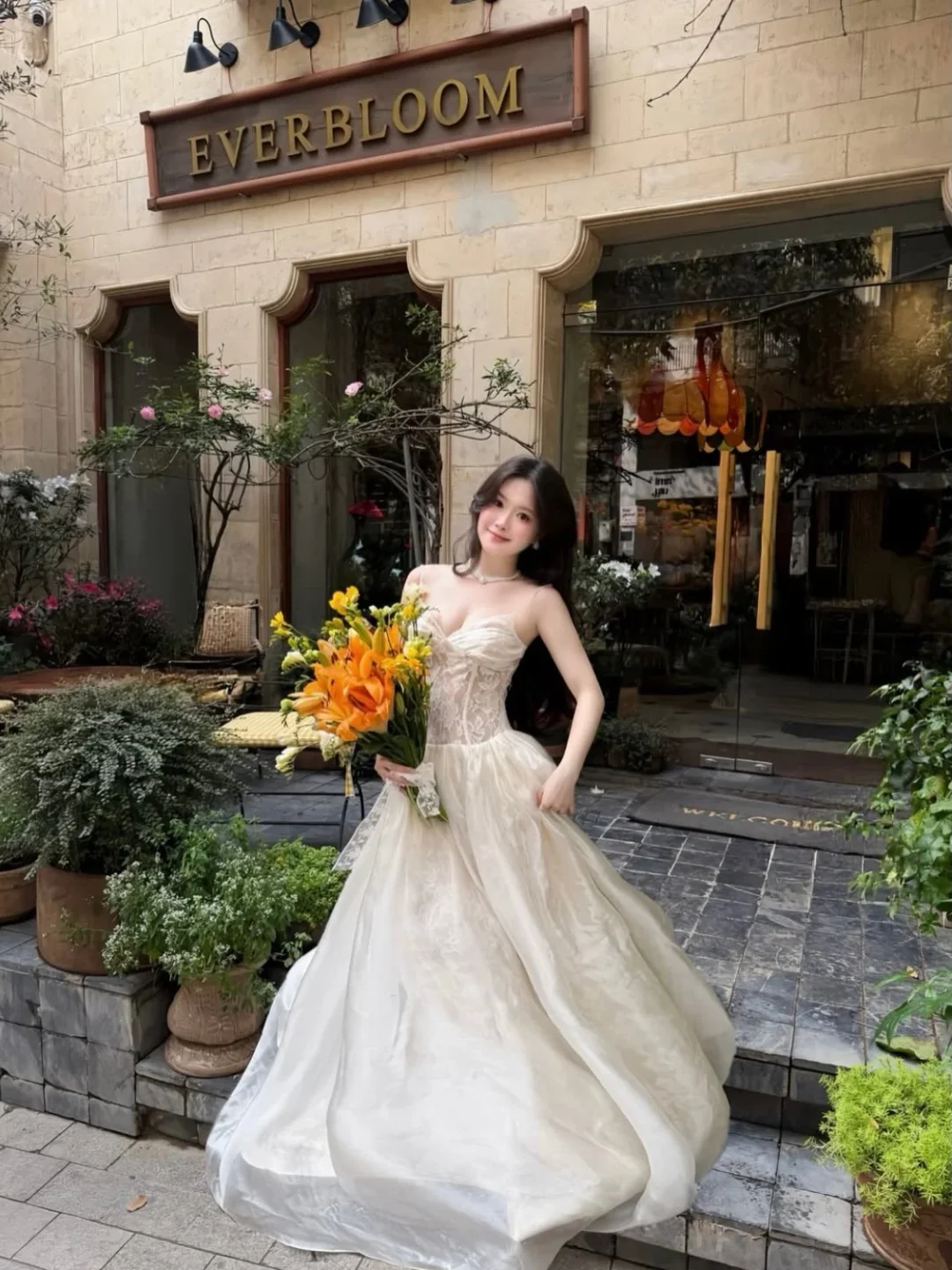 Photo 1 of Váy cưới ren corset trắng kem Amelie