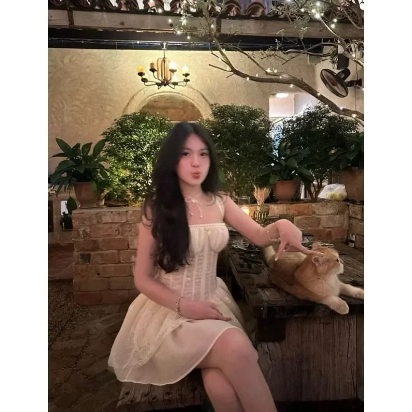 Ảnh 1 của Váy ngắn corset ren kem nữ tính