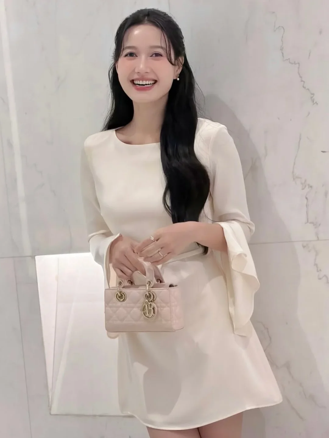 Ảnh 1 của Đầm lụa kem tay loe Joie Des Roses size S