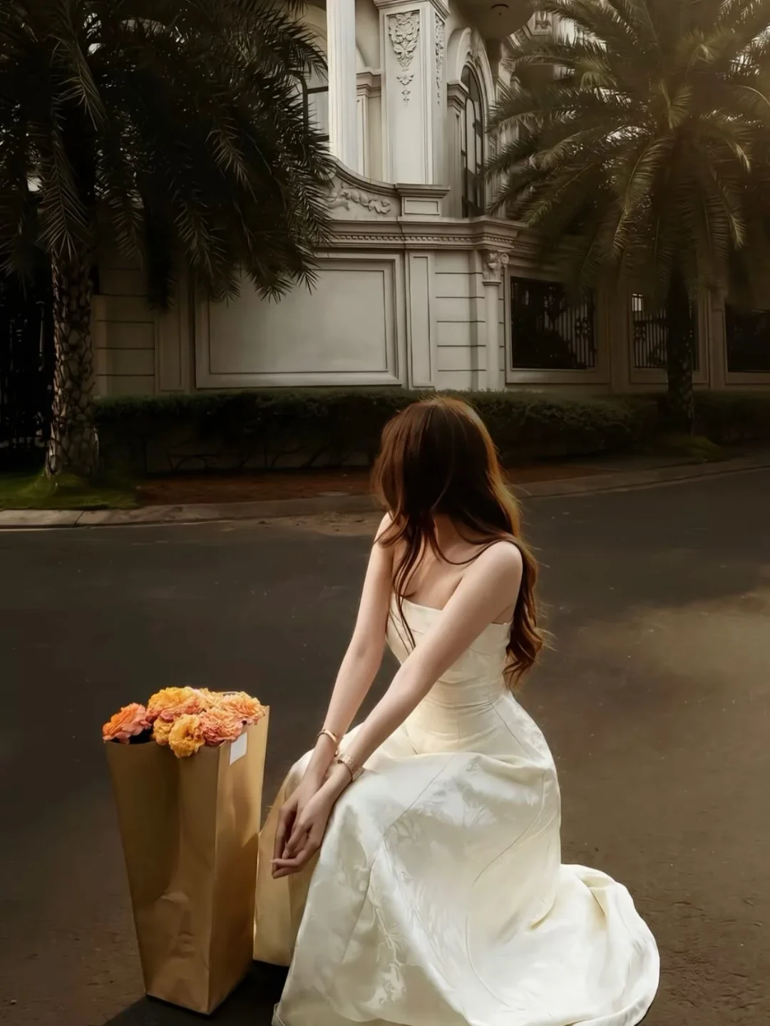 Photo 2 of Đầm strapless lụa trắng Fini8 nữ
