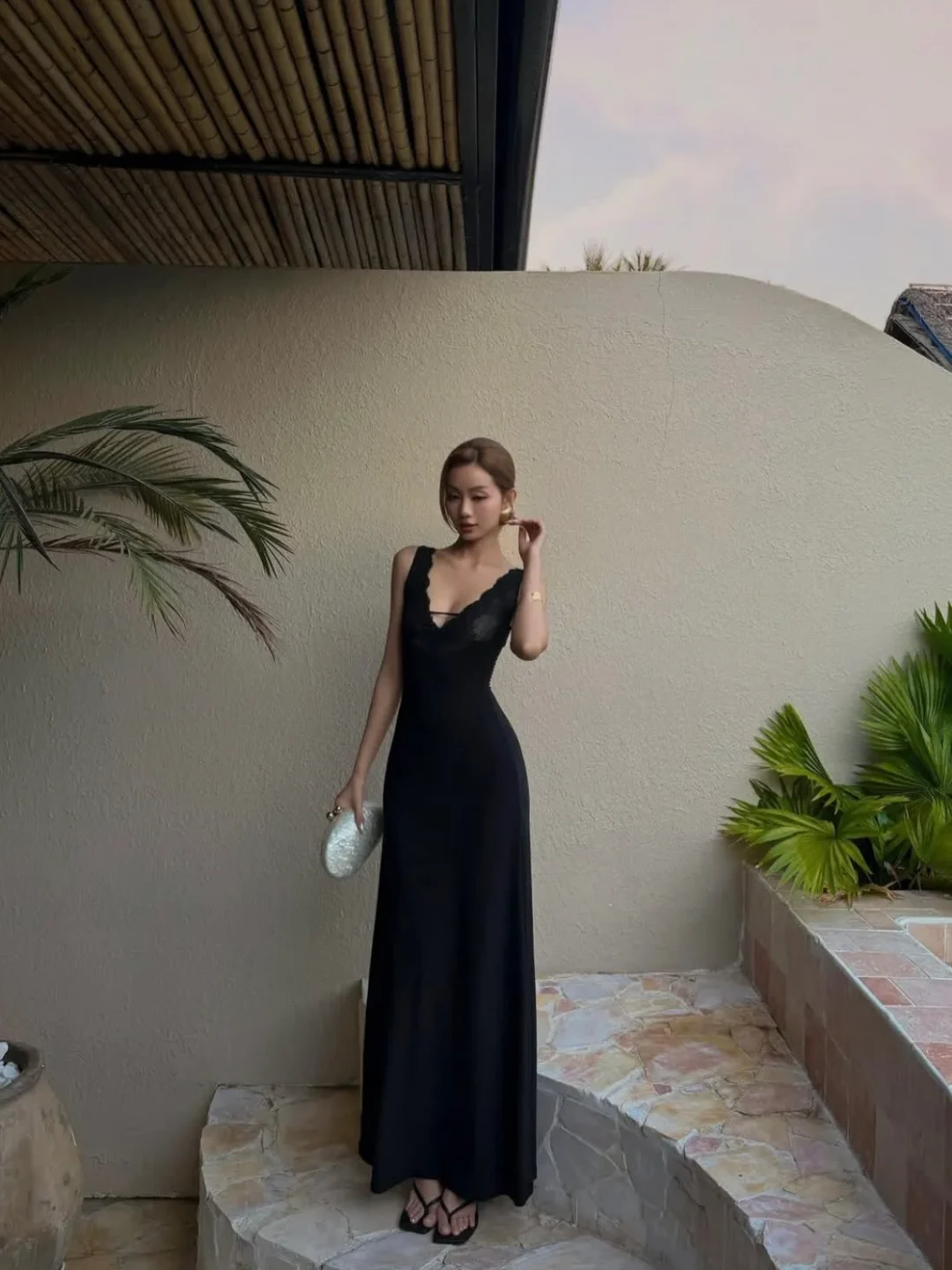 Photo 5 of Đầm bodycon ren đen Viibodysuit size S